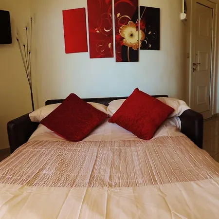 The Penthouse Apartman *
